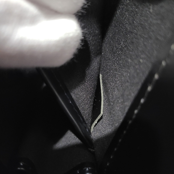 Authentic Louis Vuitton Honfluer Epi Leather BLACK. Christmas SALE!! - Picture 12 of 13